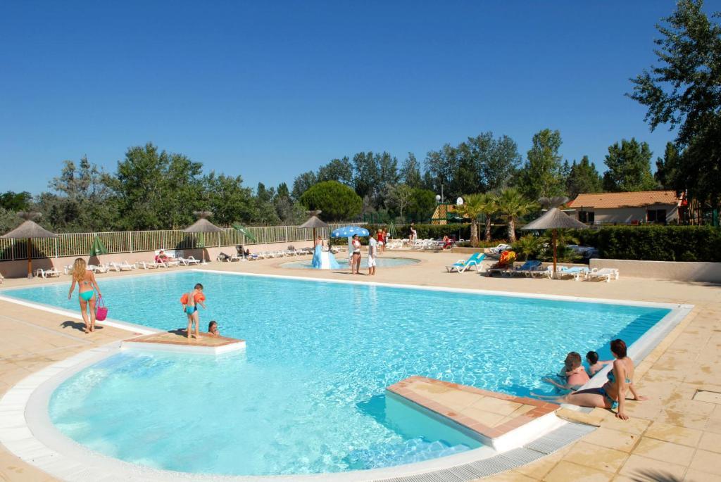Azureva Le Grau Du Roi Aparthotel Luaran gambar