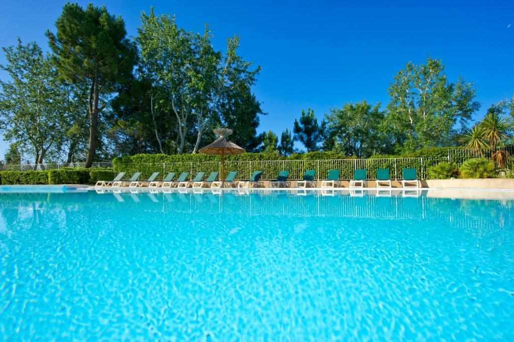 Azureva Le Grau Du Roi Aparthotel Luaran gambar