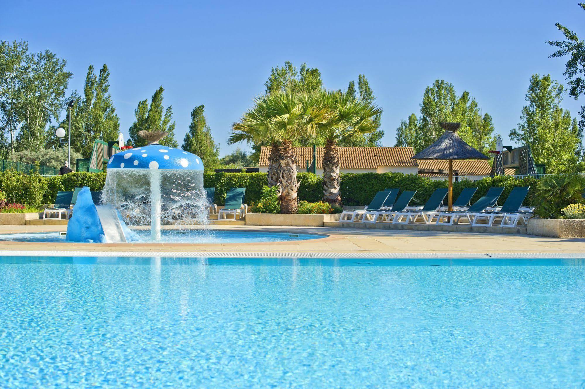 Azureva Le Grau Du Roi Aparthotel Luaran gambar